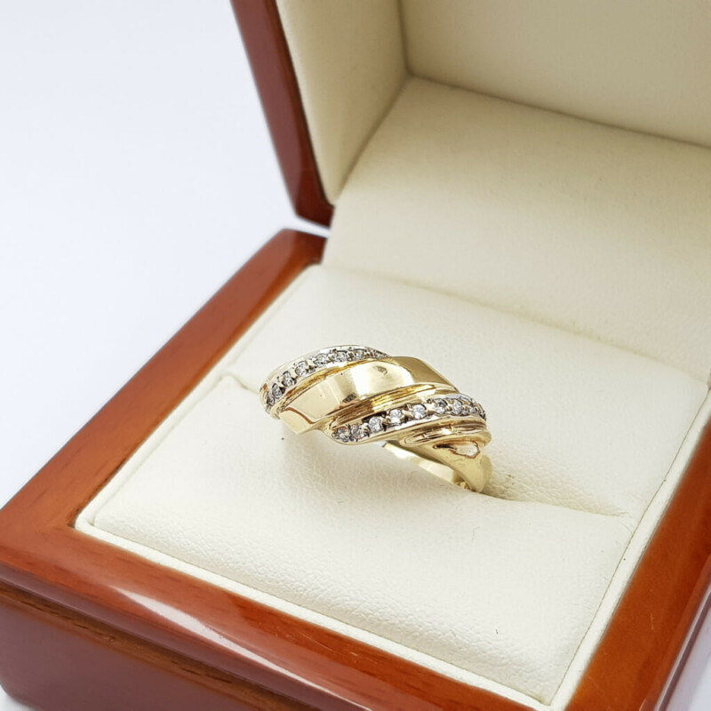 14ct Yellow Gold CZ Dress Ring Size Q 1/2 #56896