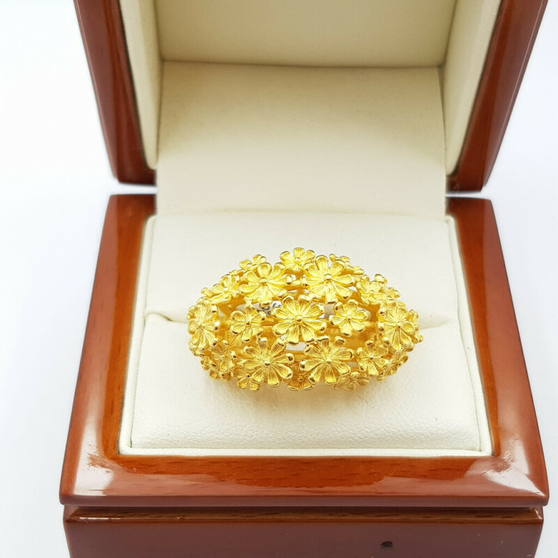 24ct Yellow Gold Flower Cluster Dome Ring Size M #57746