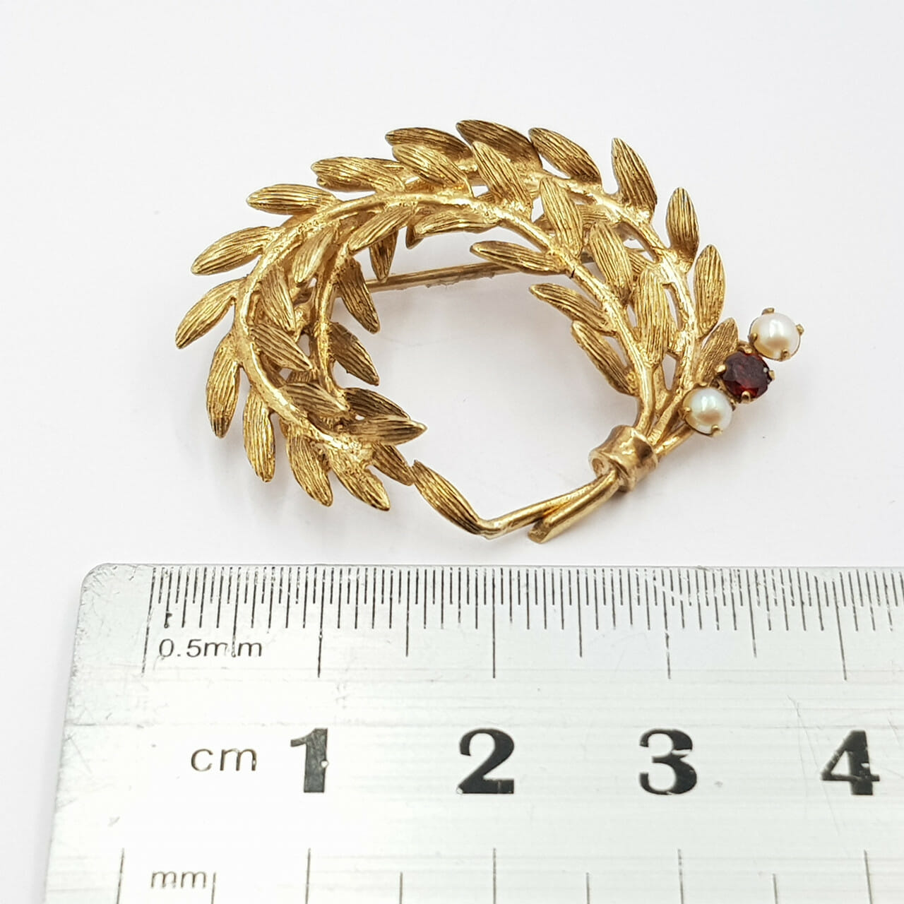 Vintage / Antique 9ct Yellow Gold Pearl & Garnet Brooch Wreath / Branch #55360 Vintage / Antique 9ct Yellow Gold Pearl & Garnet Brooch Wreath / Branch #55360 - Image 12