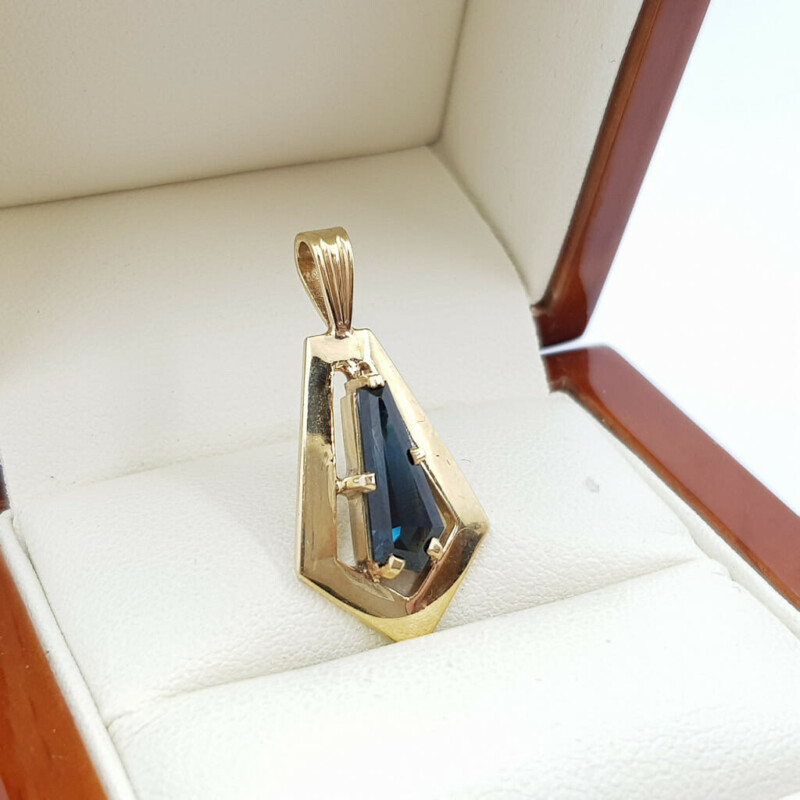 9ct Yellow Gold Tapered Fancy Cut Sapphire Pendant Val $3250 #56361-1