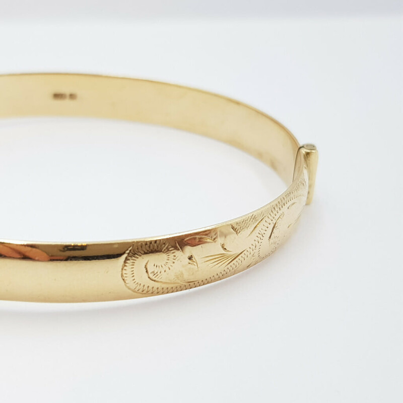 Vintage 9ct Yellow Gold Bangle Oval Hinged Ornate Design #58343