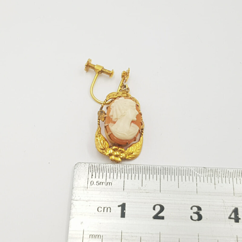 9ct Yellow Gold Vintage Cameo Screw-On Earrings #60019