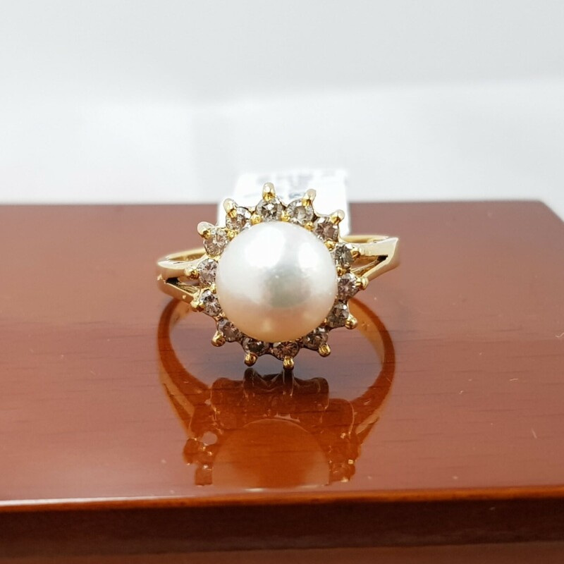 18ct Yellow Gold Pearl & Diamond Halo Ring Val $3575 Size M #51441