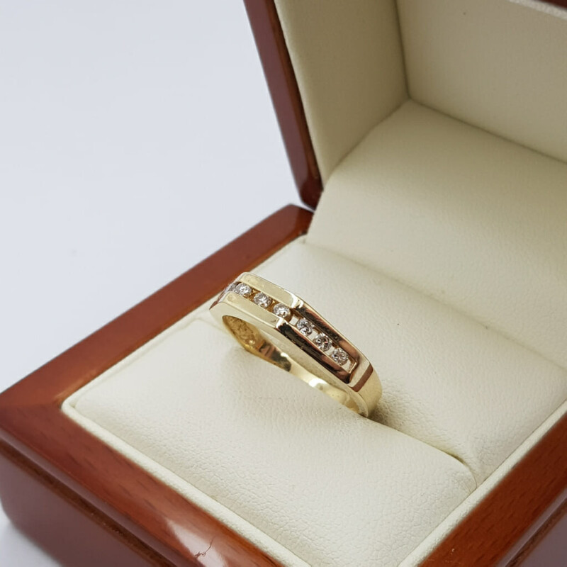 14ct Yellow Gold Angular Diamond Ring Size S #59239