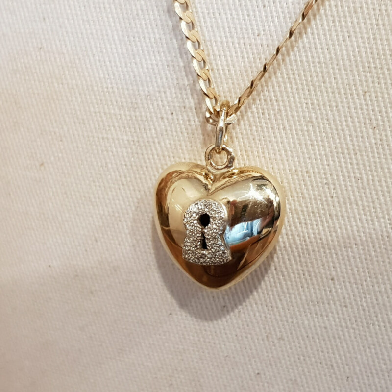 9ct Yellow Gold Diamond Puff Key-To-My-Heart Pendant #59397