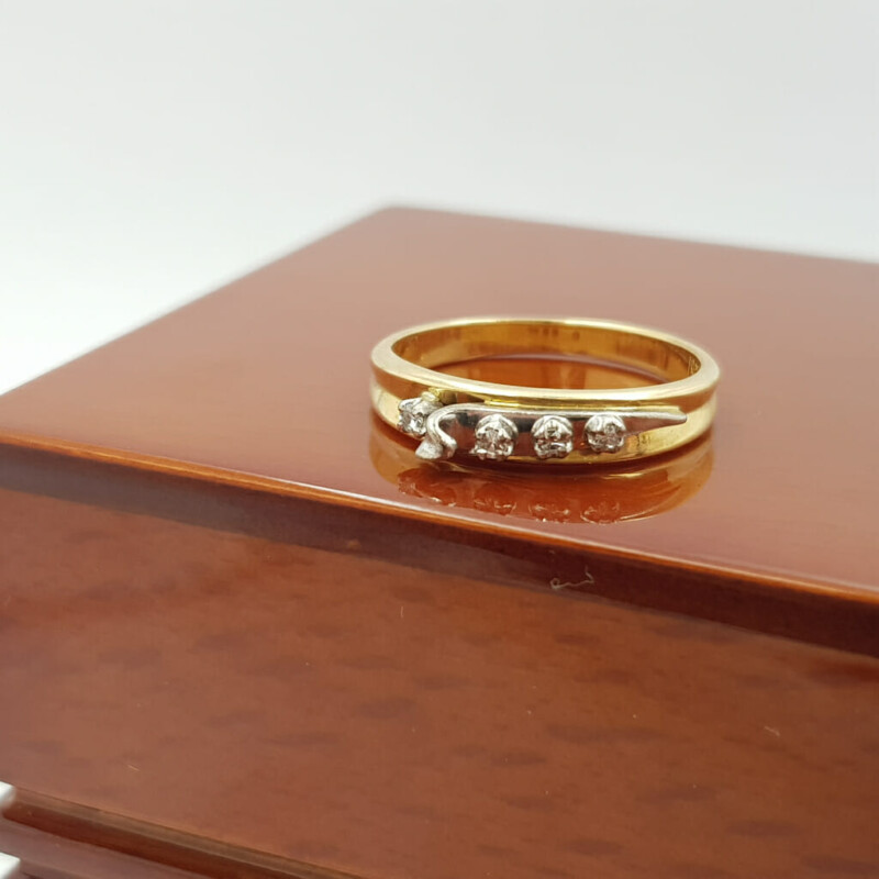Vintage 18ct Yellow Gold Diamond Ring Size P #59435