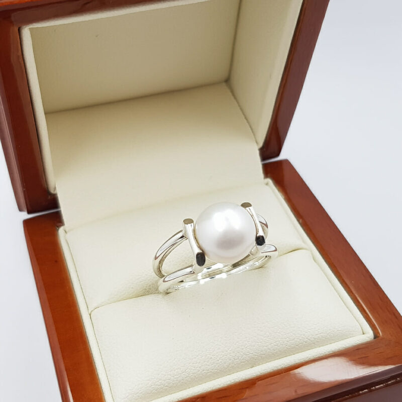 Tiffany & Co Freshwater Pearl Ring in Sterling Silver Size Q RRP $1350 #60398