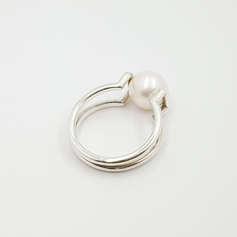 Tiffany & Co Freshwater Pearl Ring in Sterling Silver Size Q RRP $1350 #60398