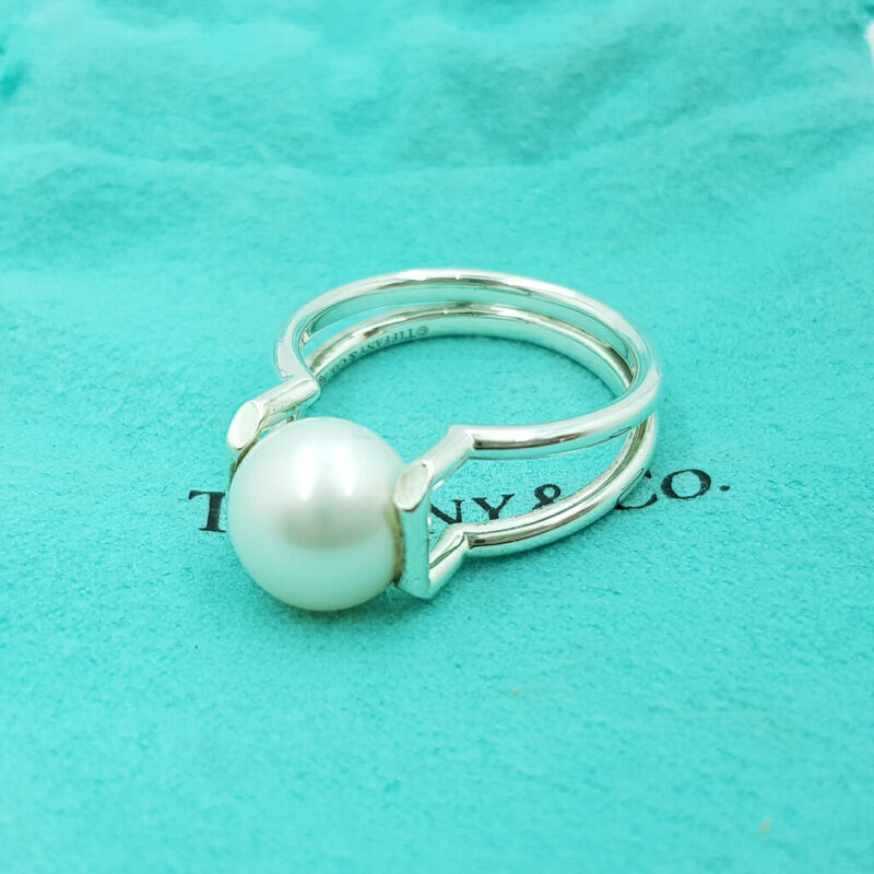 Tiffany & Co Freshwater Pearl Ring in Sterling Silver Size Q RRP $1350 #60398