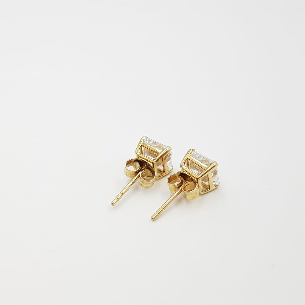 10ct Yellow Gold Princess Cut CZ Stud Earrings #60390 10ct Yellow Gold Princess Cut CZ Stud Earrings #60390 - Image 3