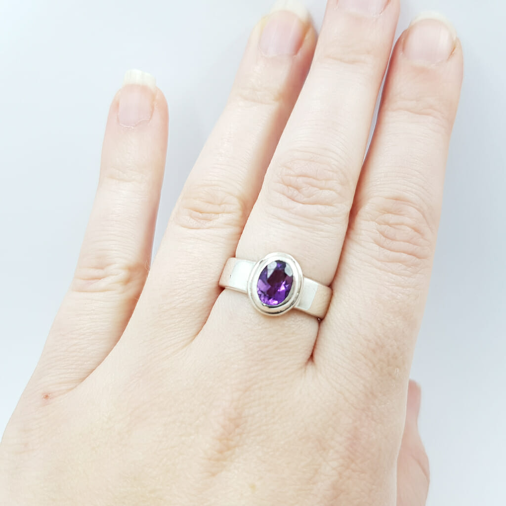 Sterling Silver Oval Amethyst Ring Size N 925 #60264 Sterling Silver Oval Amethyst Ring Size N 925 #60264 - Image 2