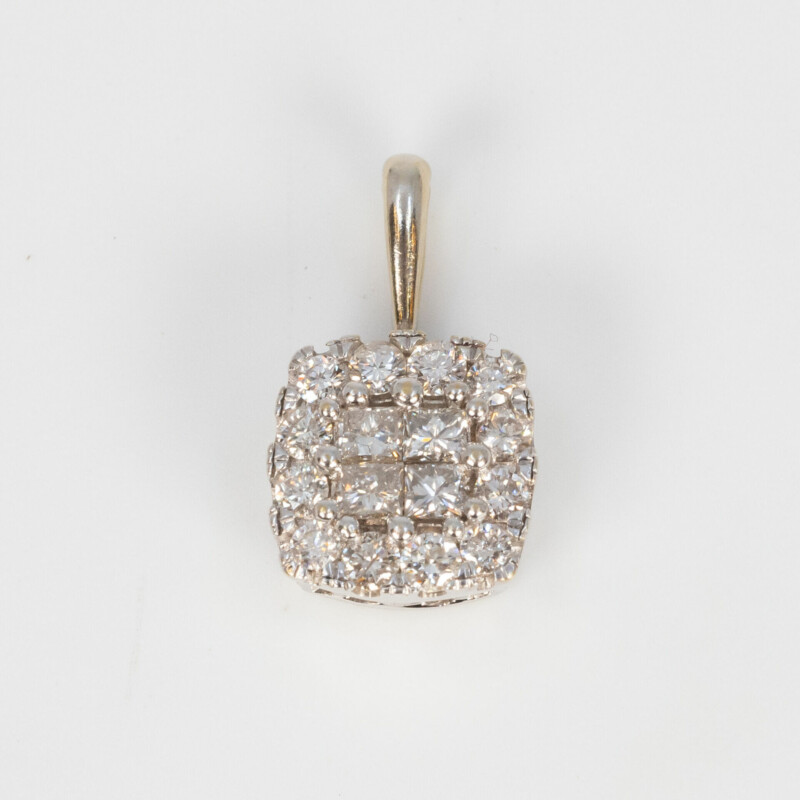 9ct White Gold Diamond Cluster Pendant 375 #60662