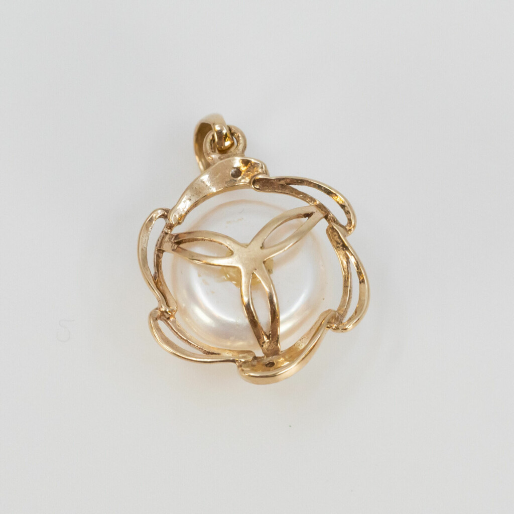 9ct Yellow Gold Mabe Pearl & Diamond Pendant #60412 9ct Yellow Gold Mabe Pearl & Diamond Pendant #60412 - Image 5