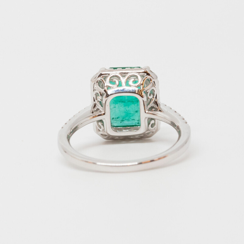 18ct Gold 2.45ct Zambian Emerald & Diamond Ring Val $18000 Size M *New* #60953