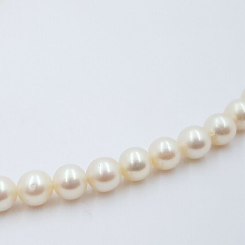 18ct Gold Akoya Cultured Pearl Necklace Val $2050 43cm #52671