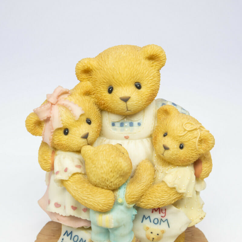 Cherished Teddies Figurine Mom/mum Hugs Special Limited Edition #60998-2