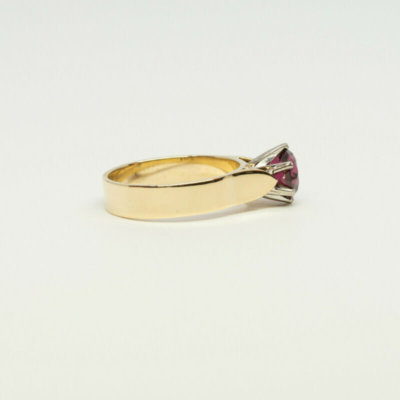 9ct Yellow Gold Red Garnet Solitaire Ring Size R #60721