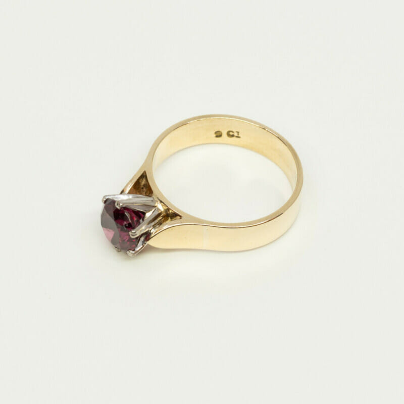 9ct Yellow Gold Red Garnet Solitaire Ring Size R #60721