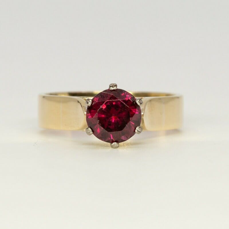 9ct Yellow Gold Red Garnet Solitaire Ring Size R #60721