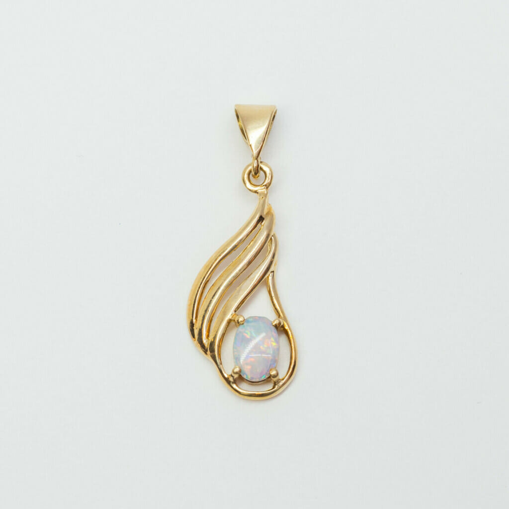 18ct Yellow Gold Opal Drop Pendant #61031 18ct Yellow Gold Opal Drop Pendant #61031