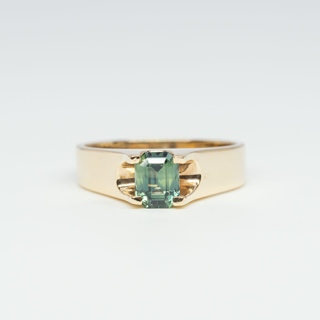 9ct Yellow Gold Green Solitaire Sapphire Ring Size L #6184-1