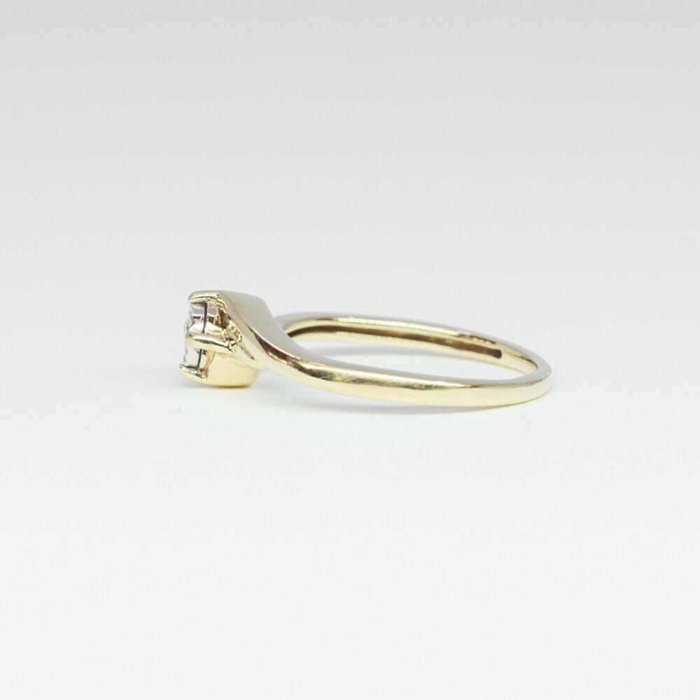 9ct Yellow Gold Diamond Solitaire Illusion Ring Size J #60757 9ct Yellow Gold Diamond Solitaire Illusion Ring Size J #60757 - Image 6