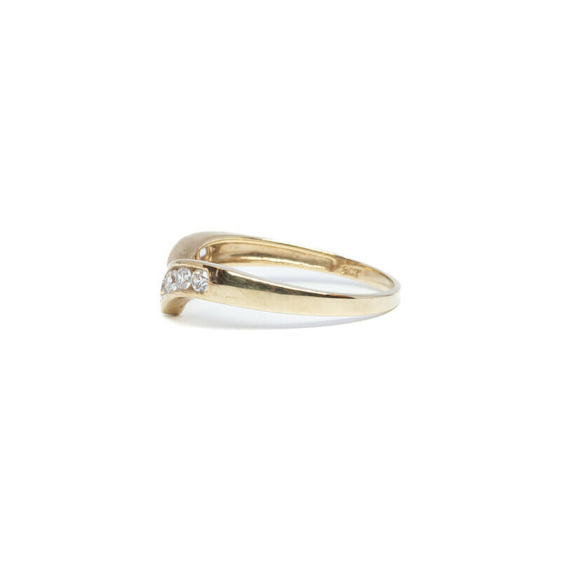 9ct Yellow Gold CZ Chevron Ring Size Q #23880