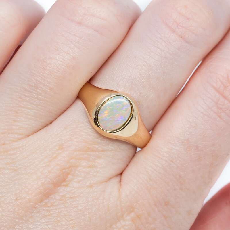 14ct Yellow Gold Oval Opal Signet Ring Size M #9418