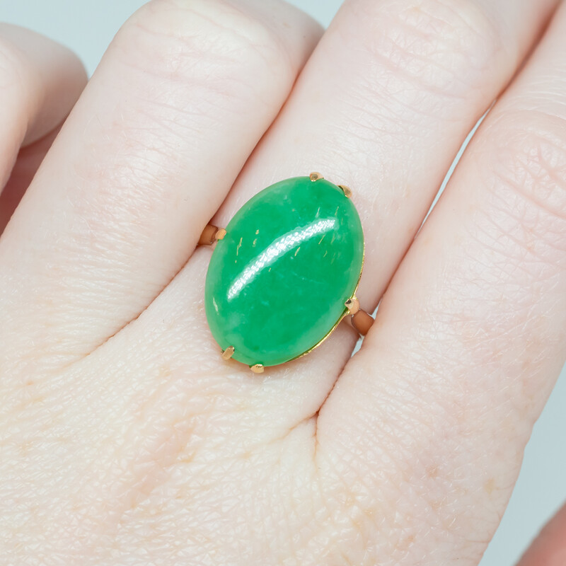 18ct Yellow Gold Jade Oval Cabochon Ring Size M #61375