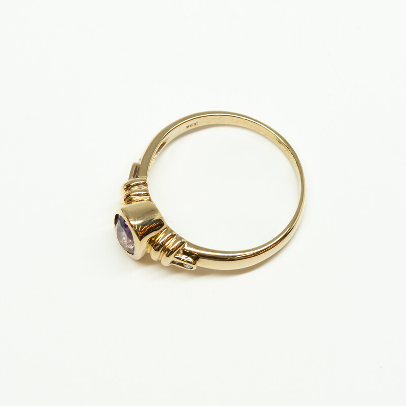 9ct Yellow Gold Amethyst & Diamond Ring Size R #60448