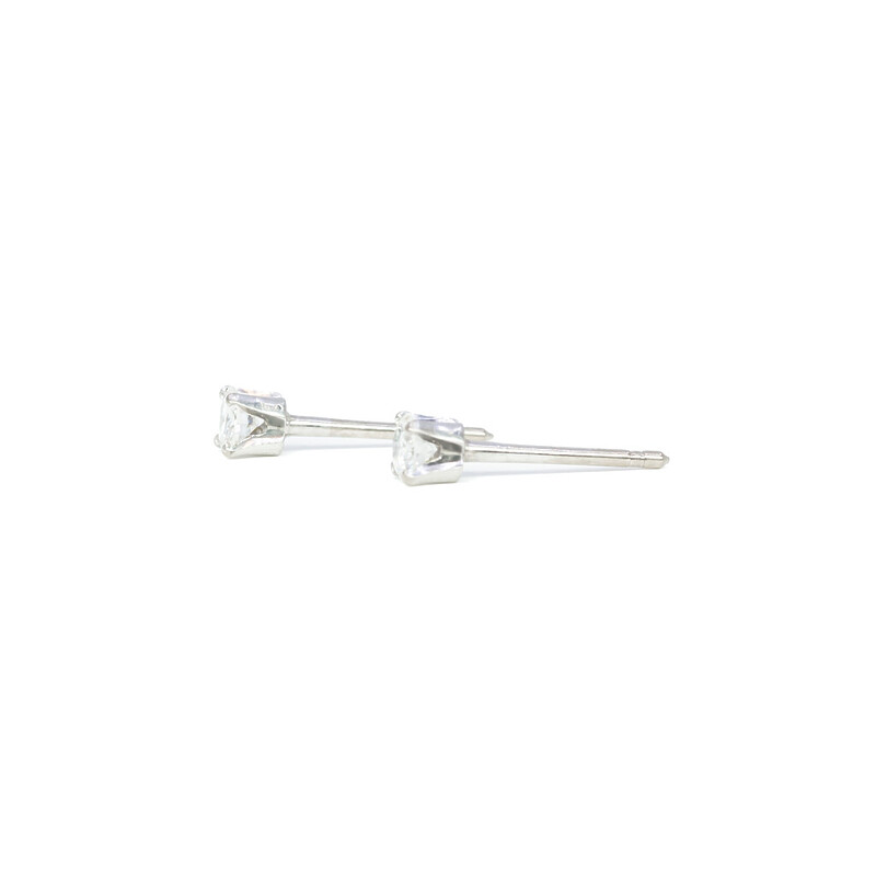 18ct White Gold Round Brilliant Cut Diamond Stud Earrings 0.30ct TDW #61804