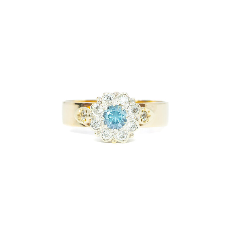 9ct Yellow Gold Blue Stone CZ Flower Ring Size P 1/2 #62100