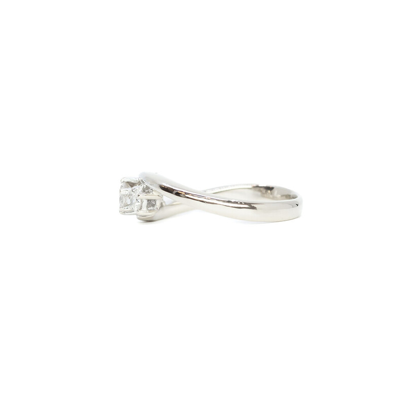 18ct White Gold Diamond Trilogy Split Shank Ring Size J #61817