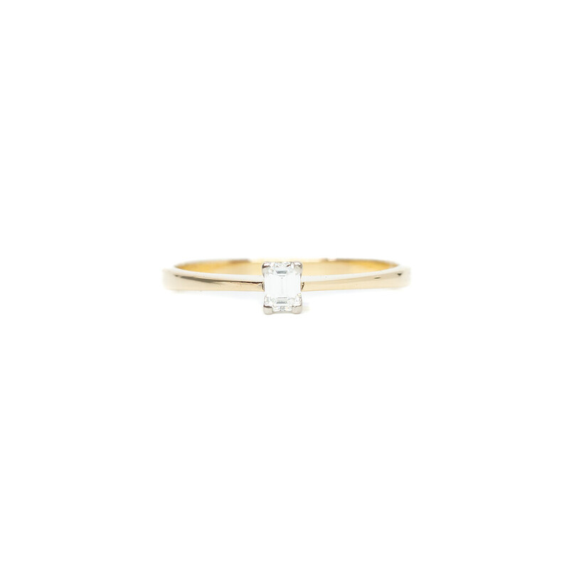 18ct Yellow Gold Rectangular Diamond Solitaire Ring Size L #61581