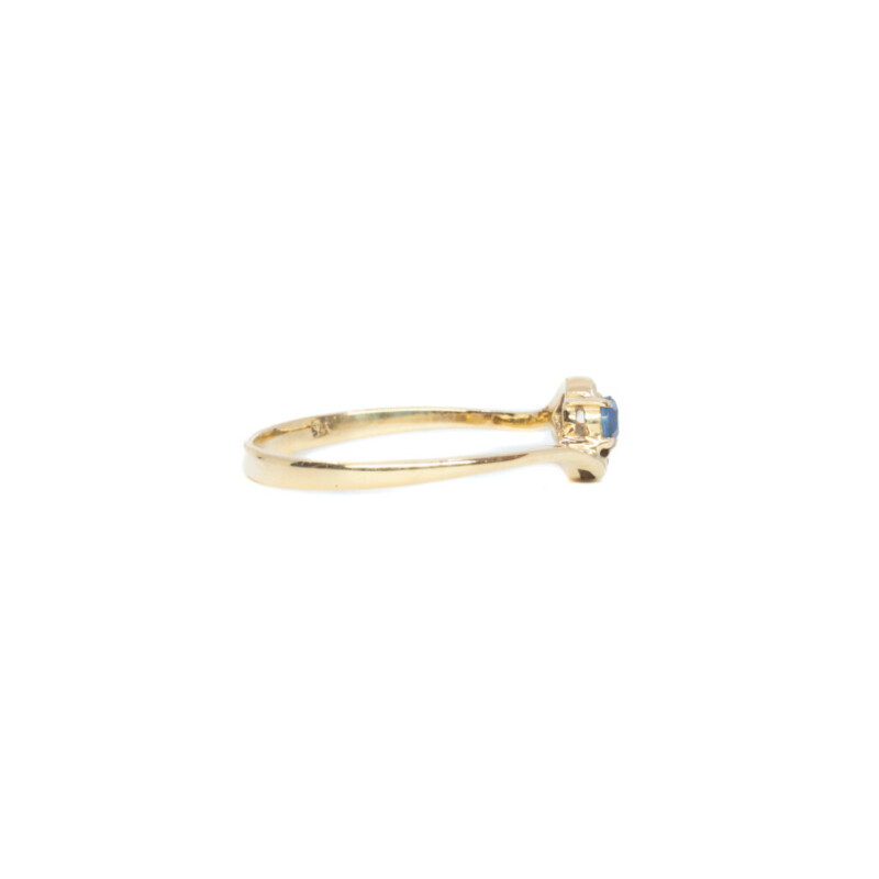 9ct Yellow Gold Sapphire & Diamond Dainty Ring Size N #61348