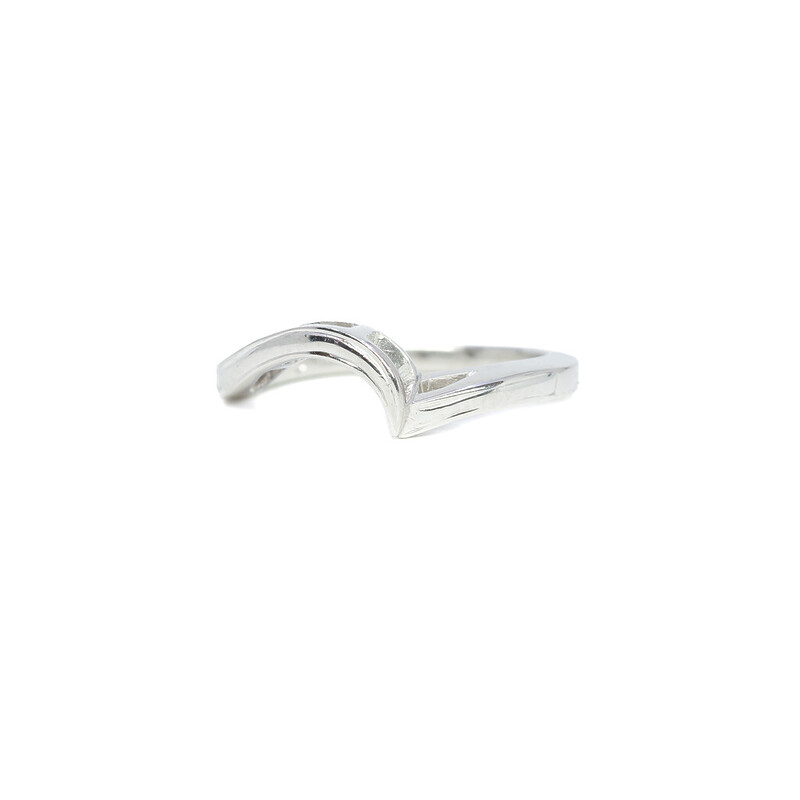 14ct White Gold Curved Band Ring Size J #62523