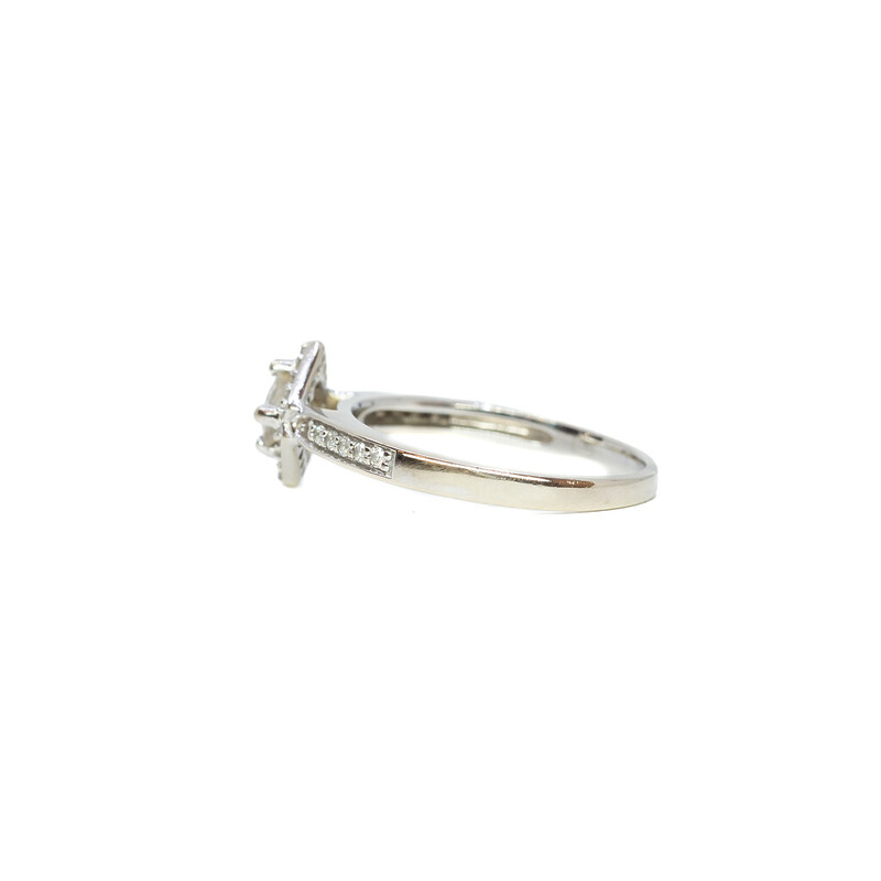 18ct White Gold Princess Cut Diamond Cluster Ring Size L #62424