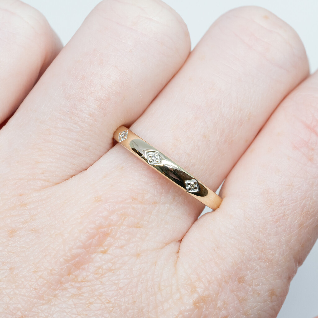 9ct Yellow Gold Diamond Band Size O #62943 9ct Yellow Gold Diamond Band Size O #62943 - Image 2