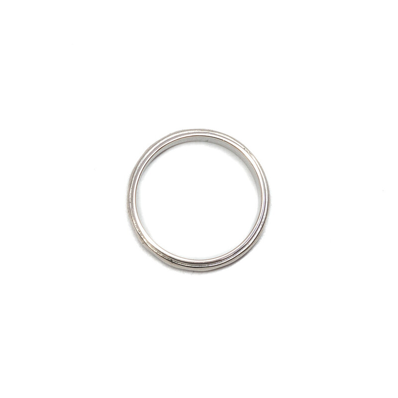 18ct White Gold Wedding Band Ring Size M 1/2 #62319