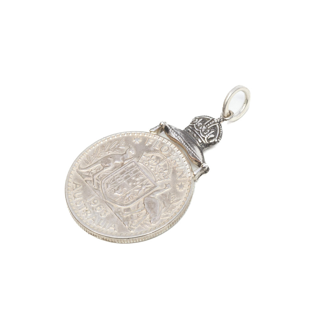 Vintage Sterling Silver Crown Pendant with 1963 Australia Florin #63240 Vintage Sterling Silver Crown Pendant with 1963 Australia Florin #63240 - Image 6