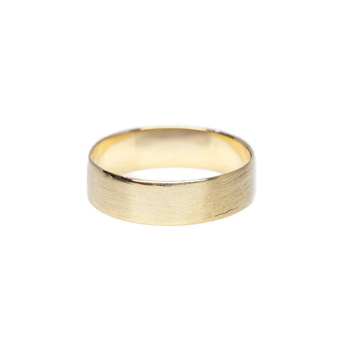 9ct Yellow Gold Brushed Wide Band Ring Size M #63115 9ct Yellow Gold Brushed Wide Band Ring Size M #63115 - Image 5