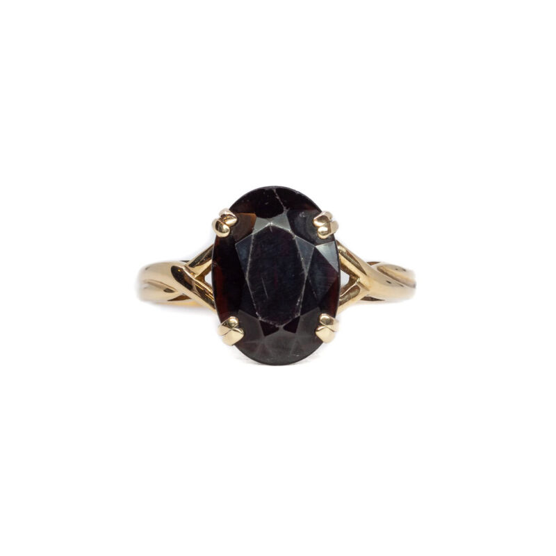 9ct Yellow Gold Dark Red Oval Garnet Ring Size W #64282