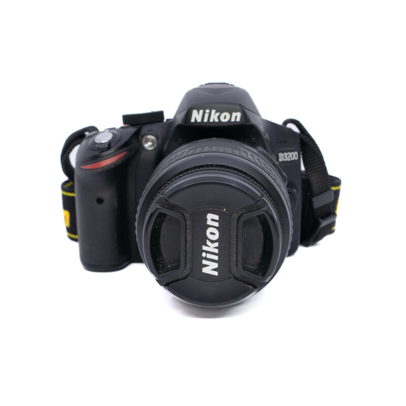 Nikon D3200 DSLR 24.2MP Digital Camera w. AF-S Nikkor 18-55 Mm 3.5-5.6G VR LENS #63191