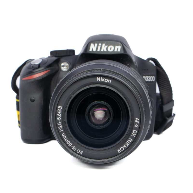 Nikon D3200 DSLR 24.2MP Digital Camera w. AF-S Nikkor 18-55 Mm 3.5-5.6G VR LENS #63191