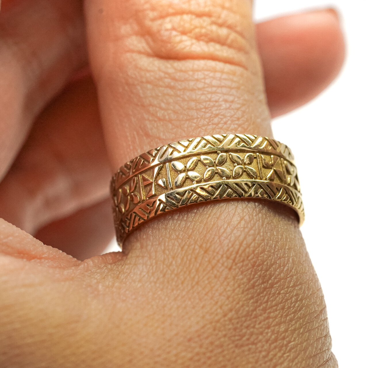 Vintage 9ct Yellow Gold Ornate Patterned Ring Band Size U 1/2 #65299 Vintage 9ct Yellow Gold Ornate Patterned Ring Band Size U 1/2 #65299 - Image 2
