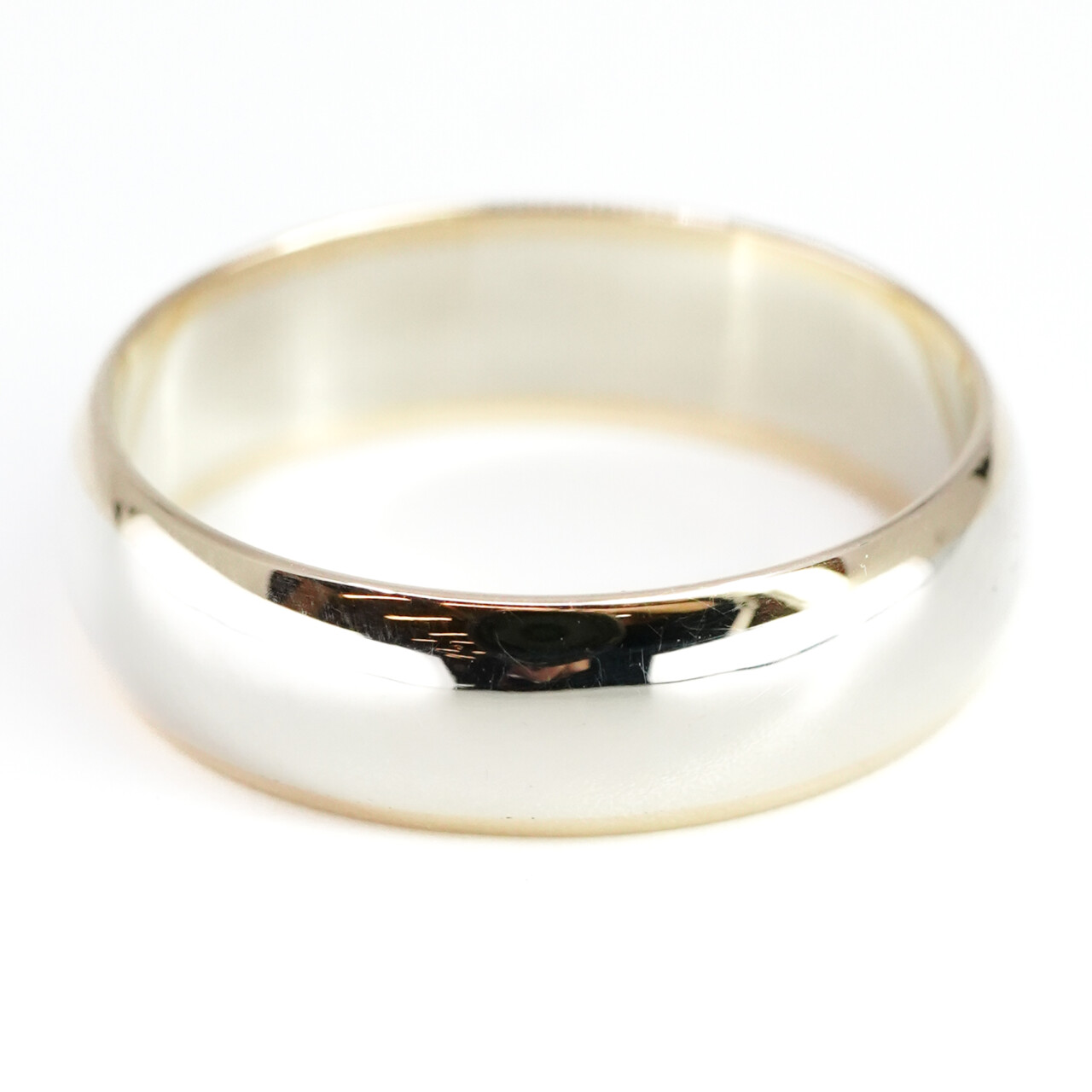9ct White Gold Band with Yellow Edges Ring Size R 1/2 #63675 9ct White Gold Band with Yellow Edges Ring Size R 1/2 #63675 - Image 6