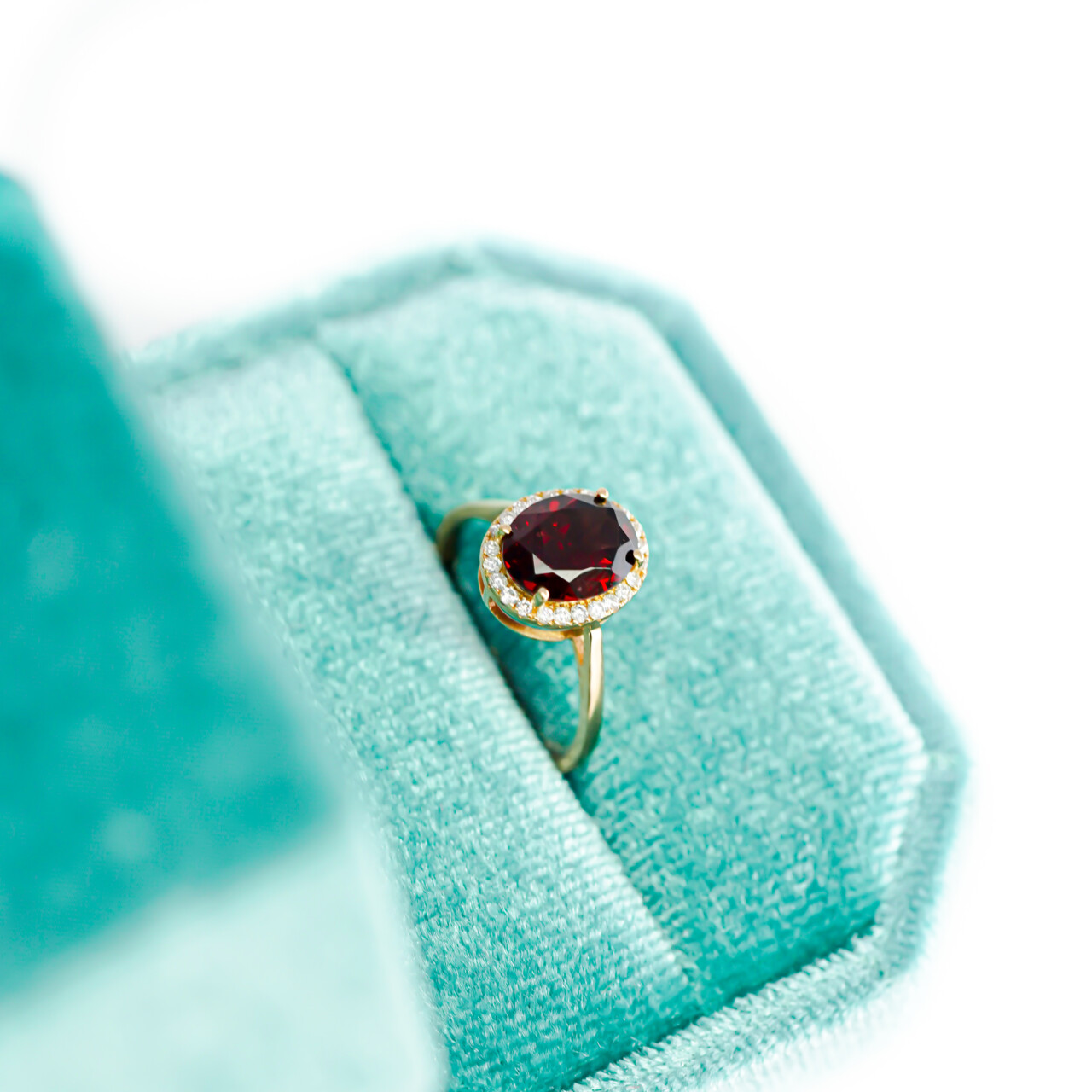 18ct Yellow Gold 2.10ct Oval Garnet & Diamond Halo Ring Size L 1/2 #57589 18ct Yellow Gold 2.10ct Oval Garnet & Diamond Halo Ring Size L 1/2 #57589 - Image 5