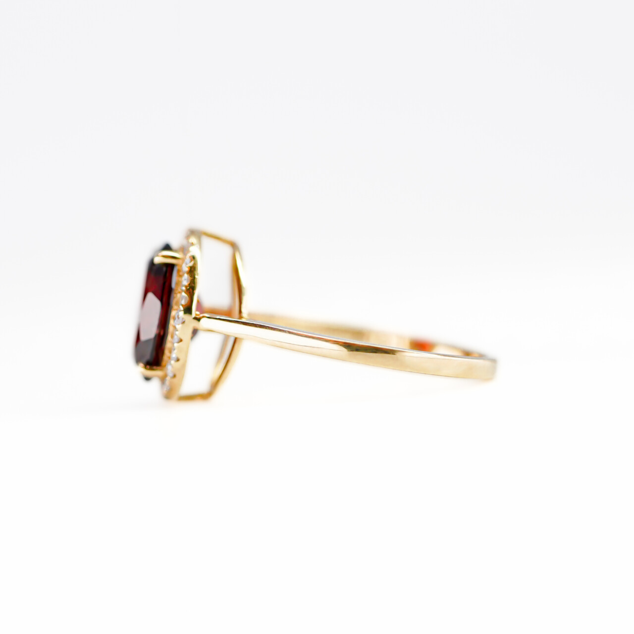 18ct Yellow Gold 2.10ct Oval Garnet & Diamond Halo Ring Size L 1/2 #57589 18ct Yellow Gold 2.10ct Oval Garnet & Diamond Halo Ring Size L 1/2 #57589 - Image 8