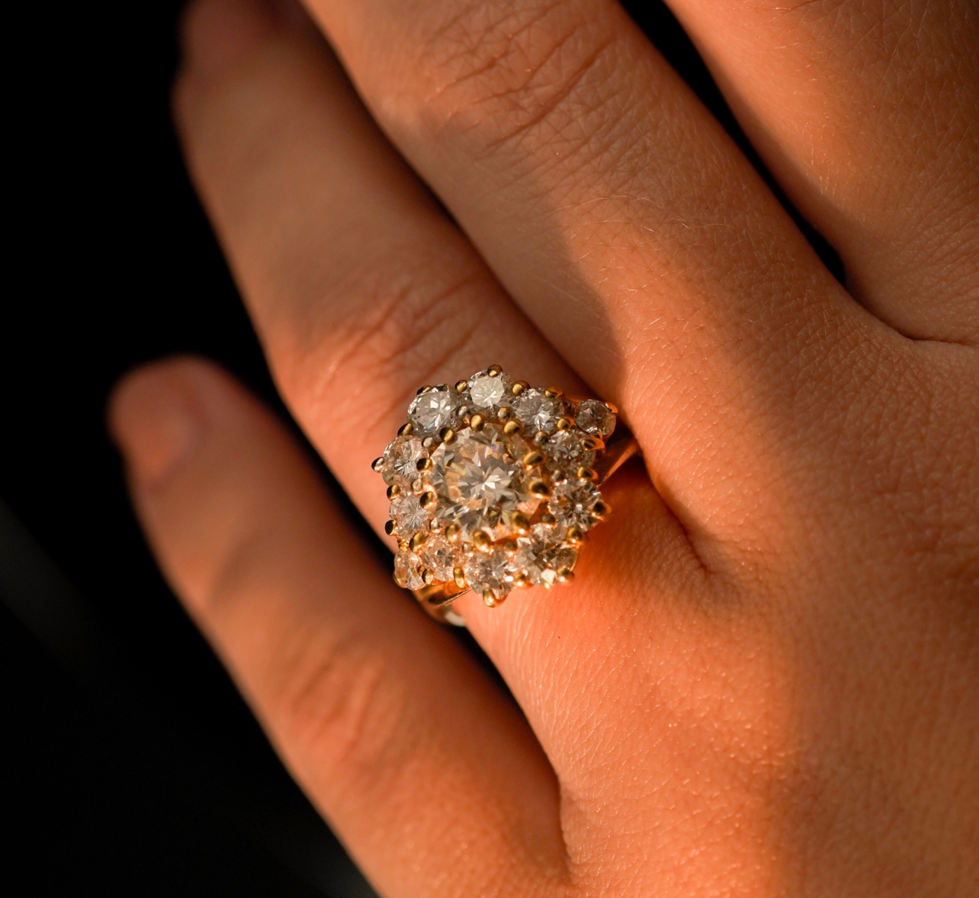 18ct Yellow Gold 4.35ct TDW Diamond Cluster Ring Val $64,210 Size L1/2 #44890 18ct Yellow Gold 4.35ct TDW Diamond Cluster Ring Val $64,210 Size L1/2 #44890 - Image 5