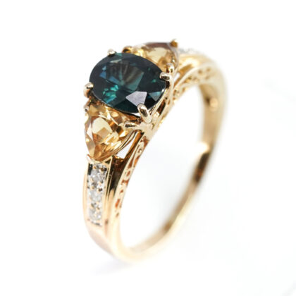 Natural Sapphire & Diamond ring with intricate details